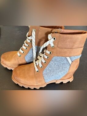 Sorel Joan Arctic Wedge III Lexie Wedge Boots Women's Tan 1978201-243     Size10
